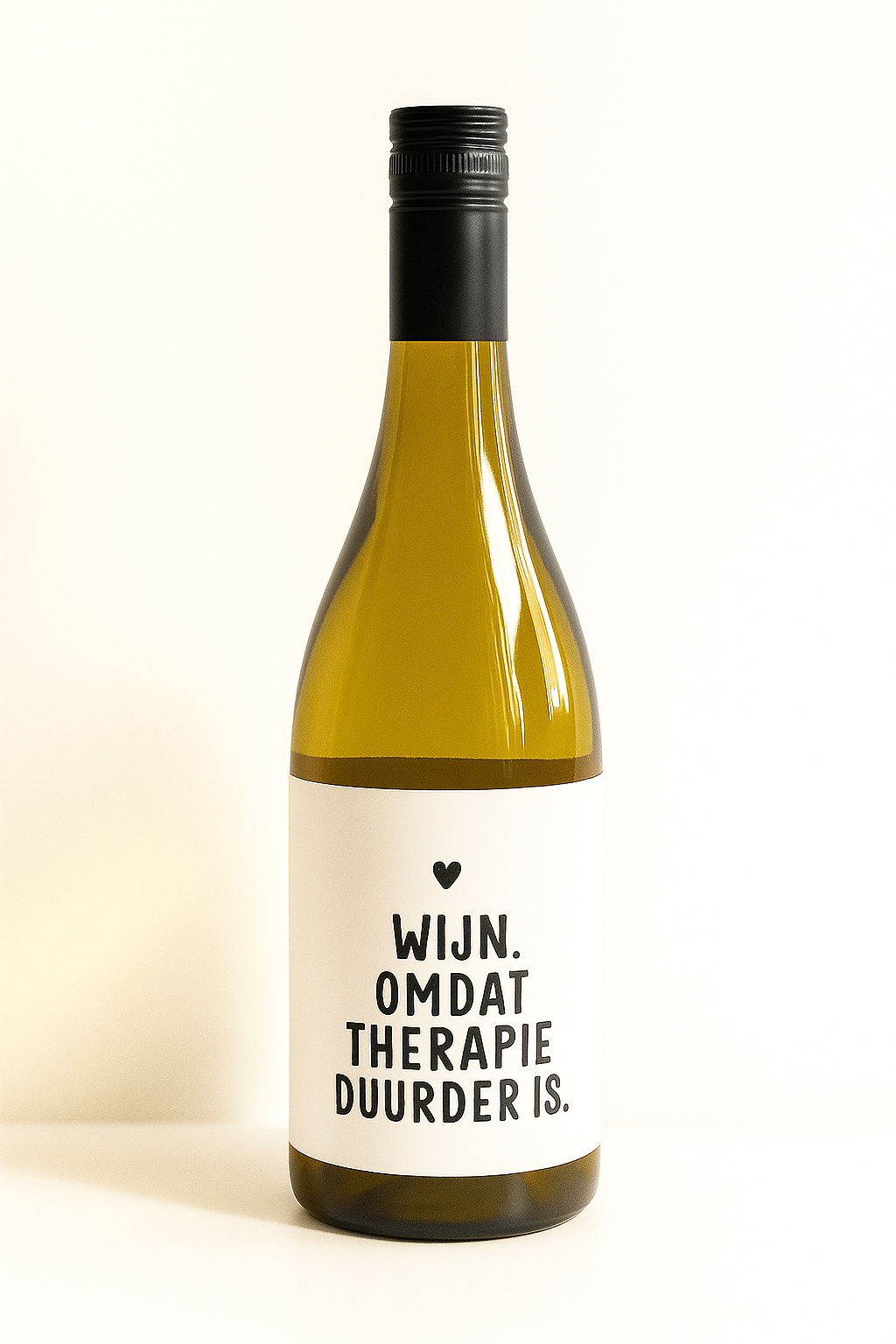 Wijnlabel met de tekst: Wijn. Omdat therapie duurder is